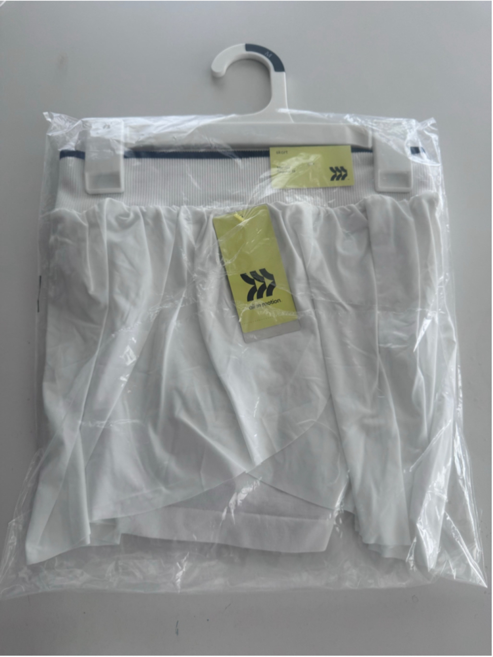 Women's All in Motion White Skort with Black Waistband M - Picture 2 of 5